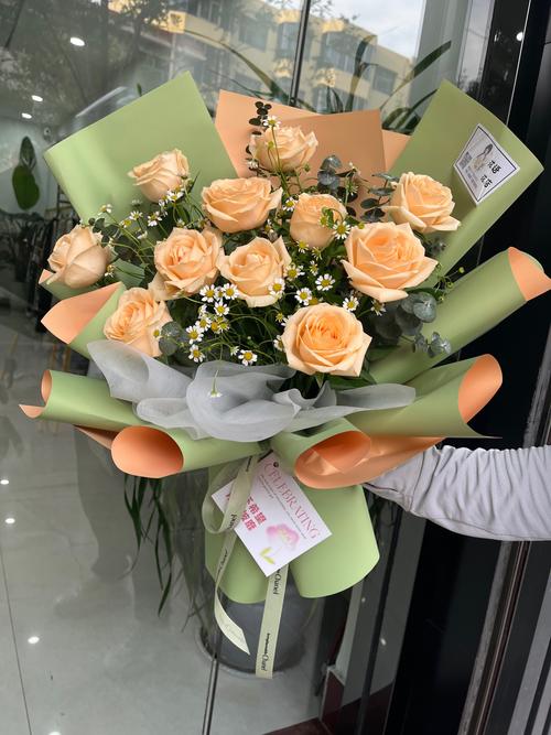 11朵香槟玫瑰花束–意义与象征